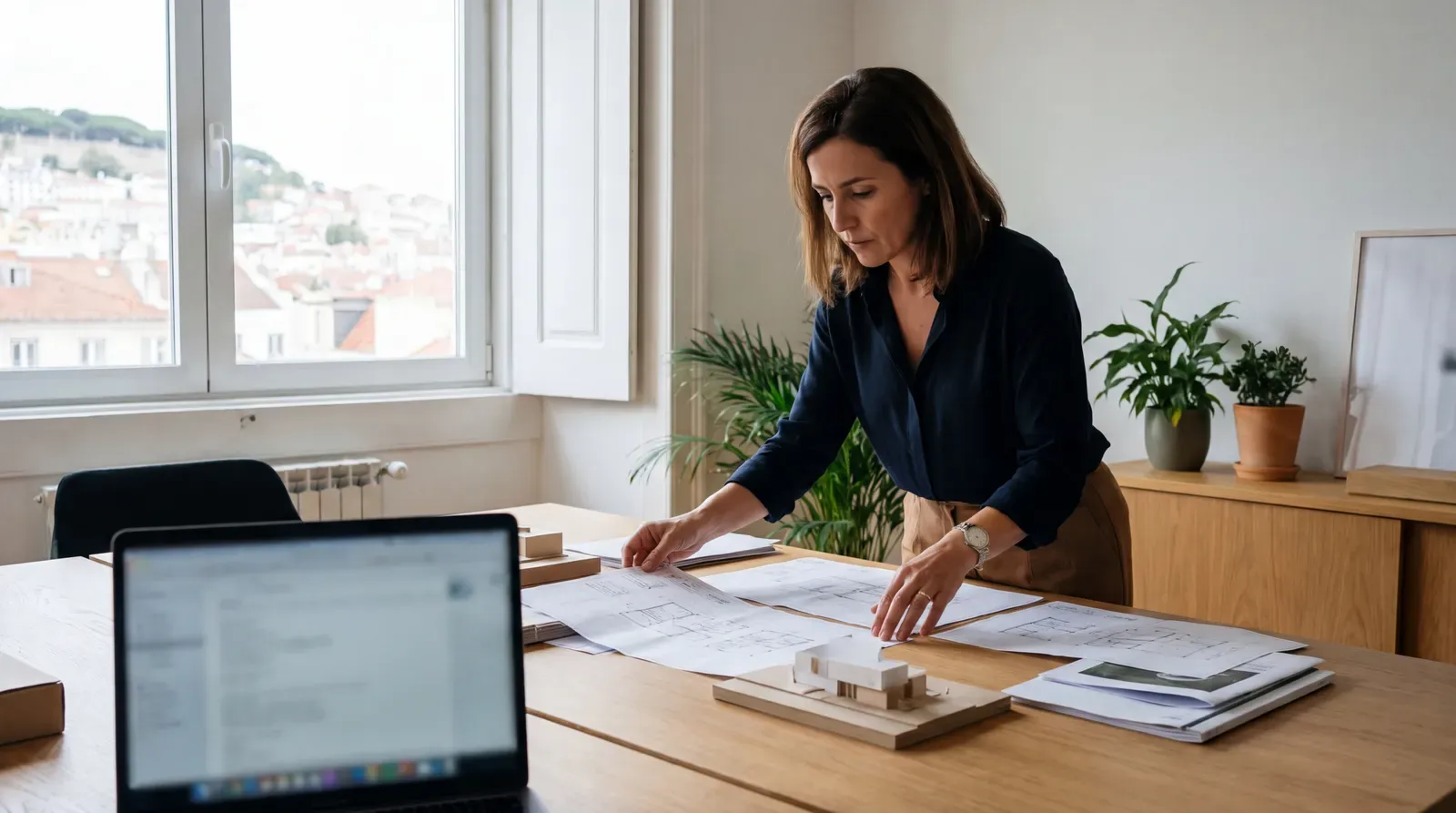 Profissional organiza provas de projetos e experiência anteriores à sua função atual